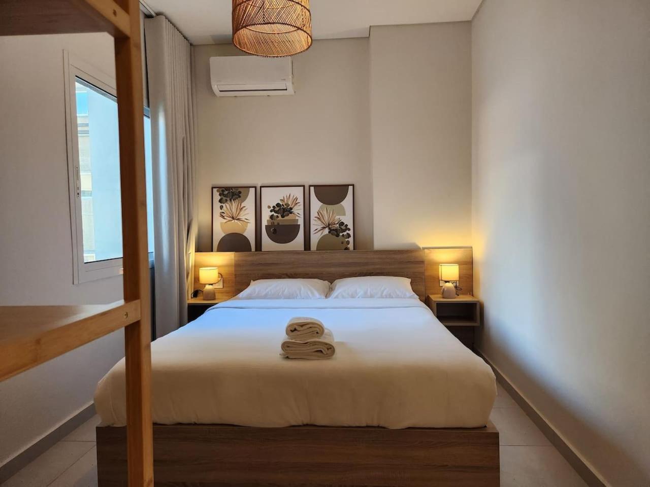 Amazonia Tropical Elegance In Gemayze Apartment