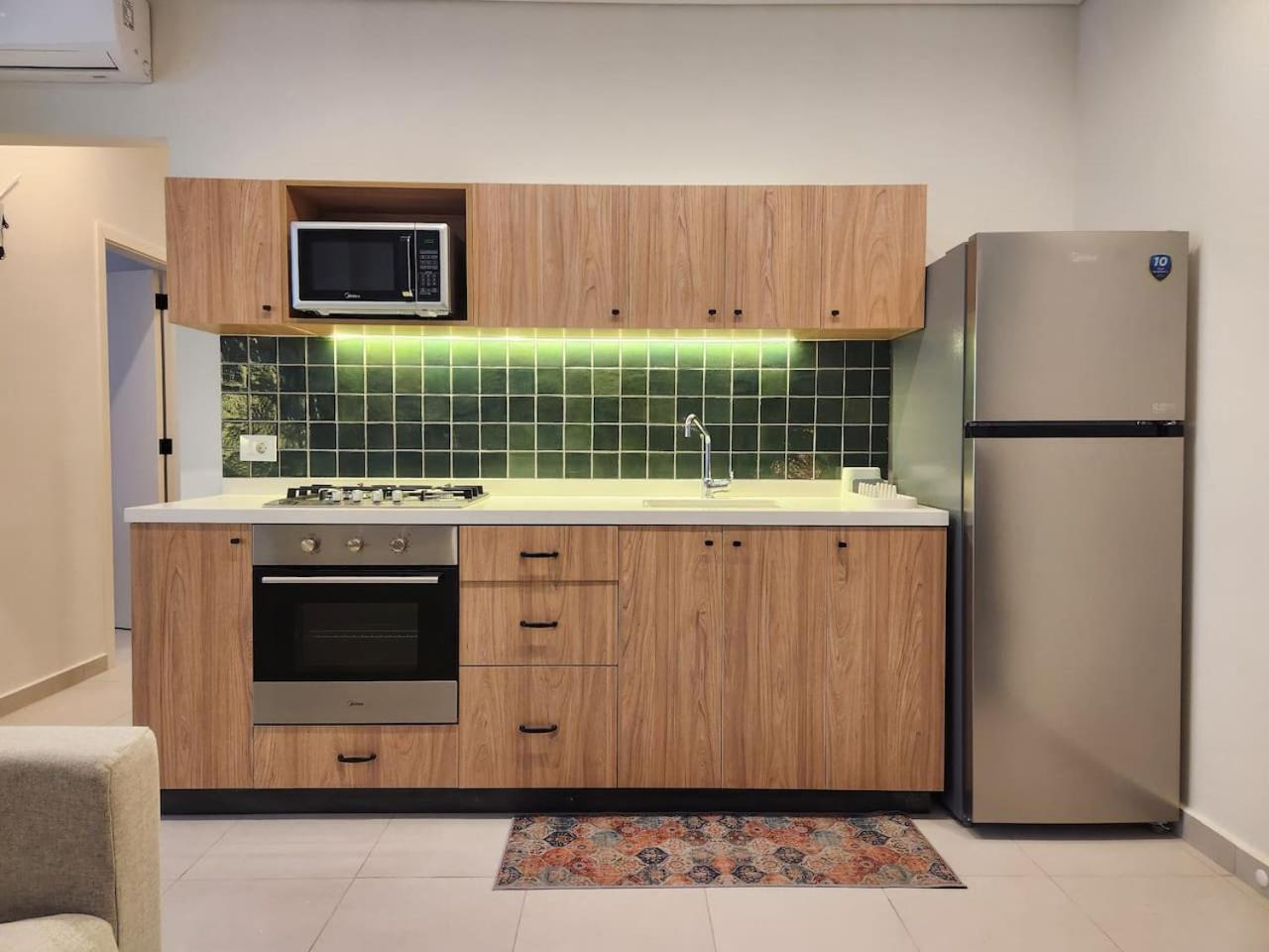 Amazonia Tropical Elegance In Gemayze Apartment *