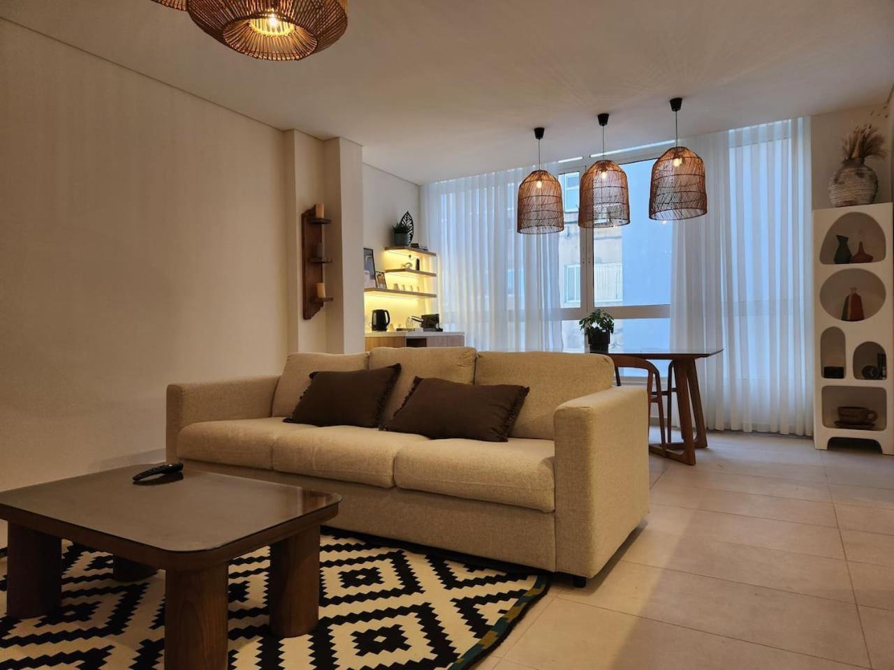 Amazonia Tropical Elegance In Gemayze