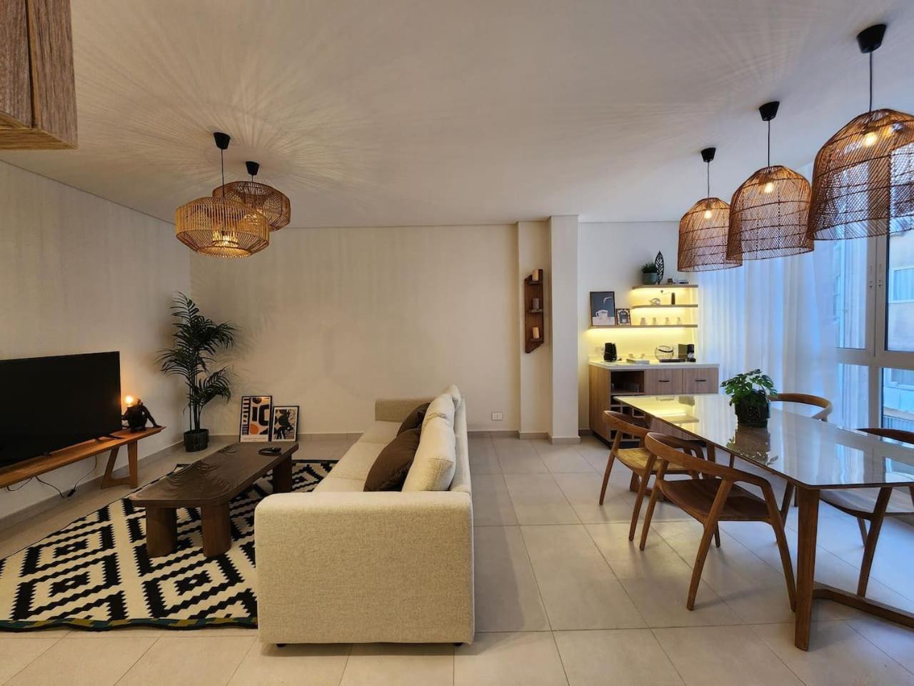 Apartment Amazonia Tropical Elegance In Gemayze Beirut